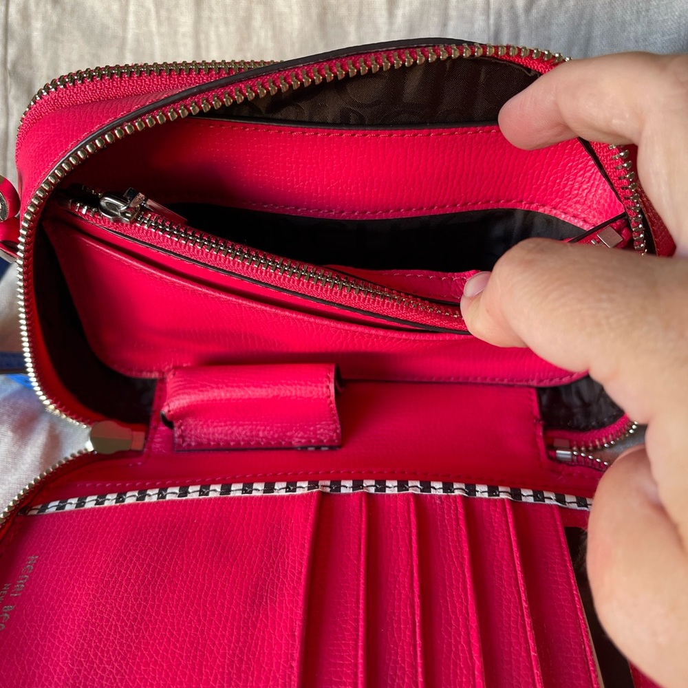 HENRI BENDEL pink crossbody/wristlet wallet bag with detachable blue strap!! - Picture 13 of 15